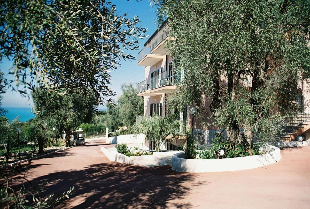 Residence La Cappella Del Convento Rodi Garganico Bagian luar foto